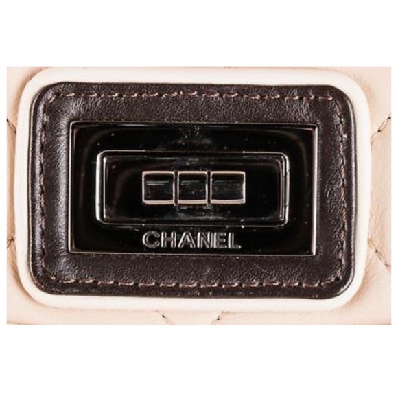 💯 authentic lambskin CHANEL bag - Picture 8 of 8